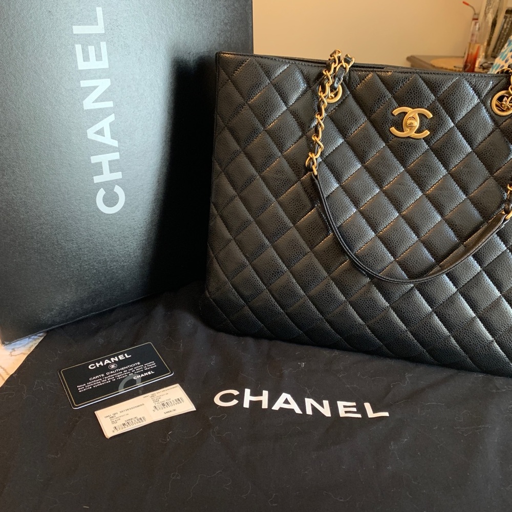 *Authentic* Chanel Timeless Classic Tote (Caviar)